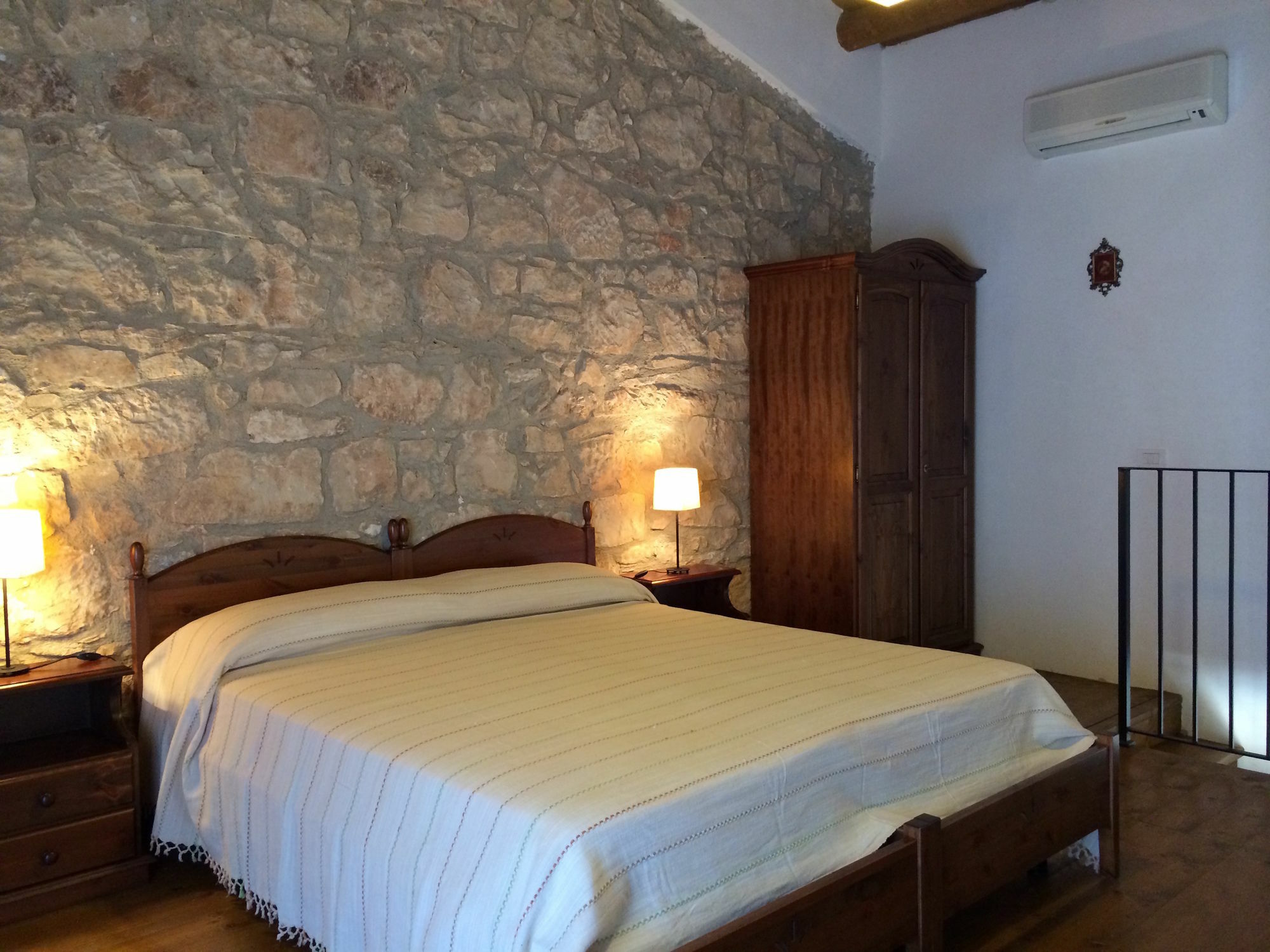Di Cutalia - Cutalia Casa rural Camemi
